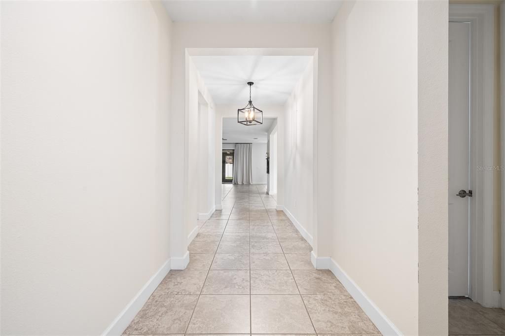En Venta: $549,000 (4 camas, 4 baños, 2727 Pies cuadrados)