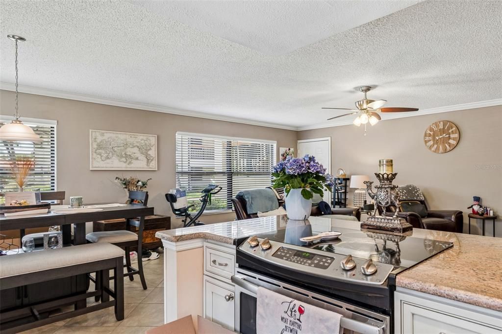 For Sale: $230,000 (2 beds, 2 baths, 1100 Square Feet)
