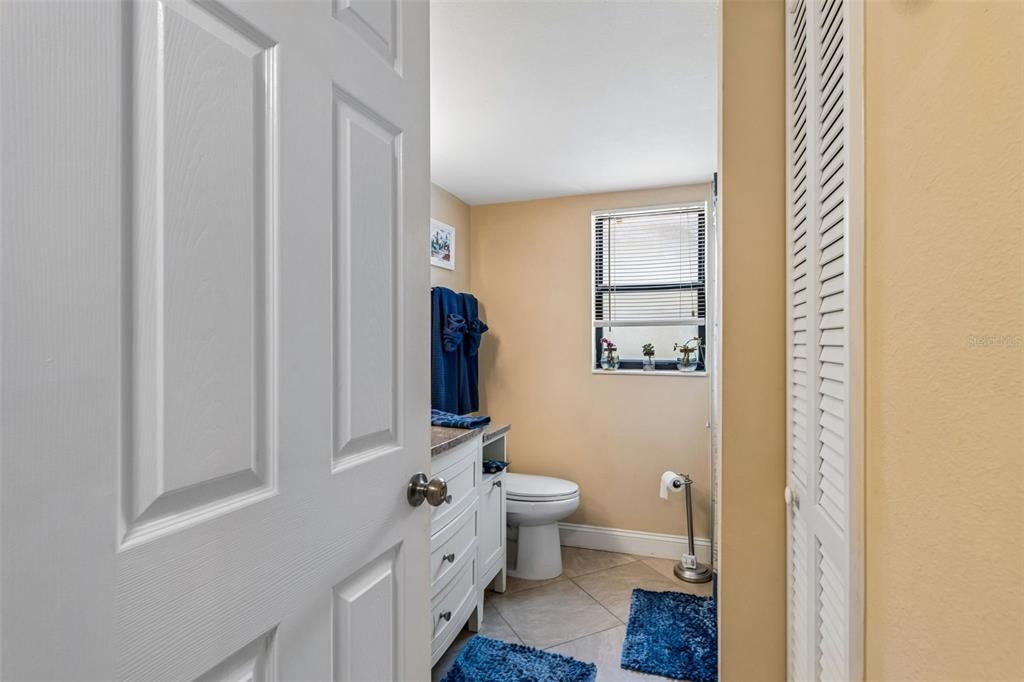 For Sale: $230,000 (2 beds, 2 baths, 1100 Square Feet)