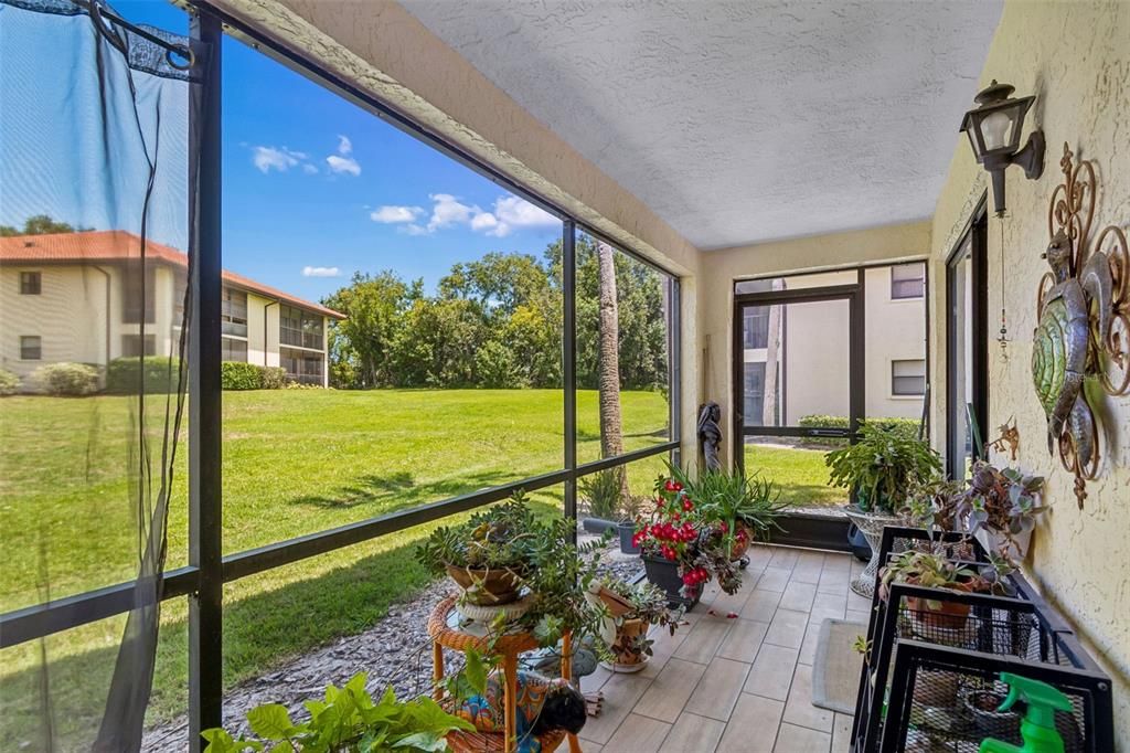 For Sale: $230,000 (2 beds, 2 baths, 1100 Square Feet)