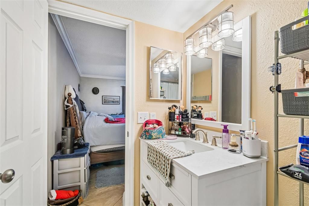 For Sale: $230,000 (2 beds, 2 baths, 1100 Square Feet)