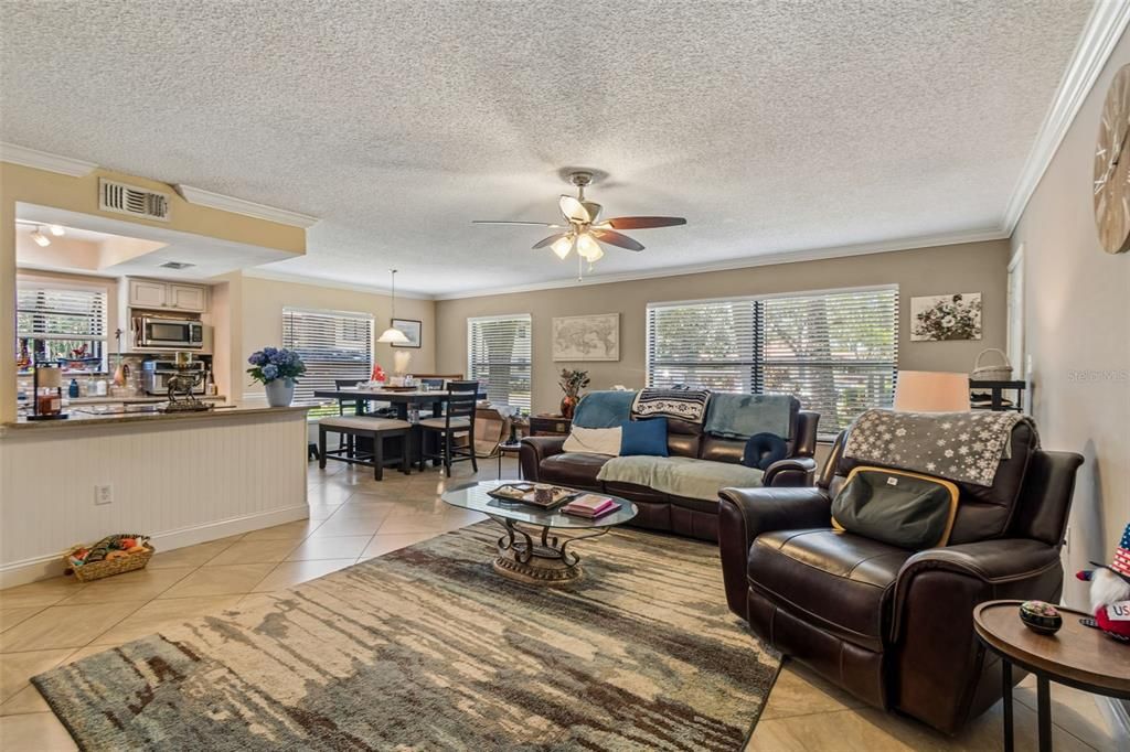 For Sale: $230,000 (2 beds, 2 baths, 1100 Square Feet)