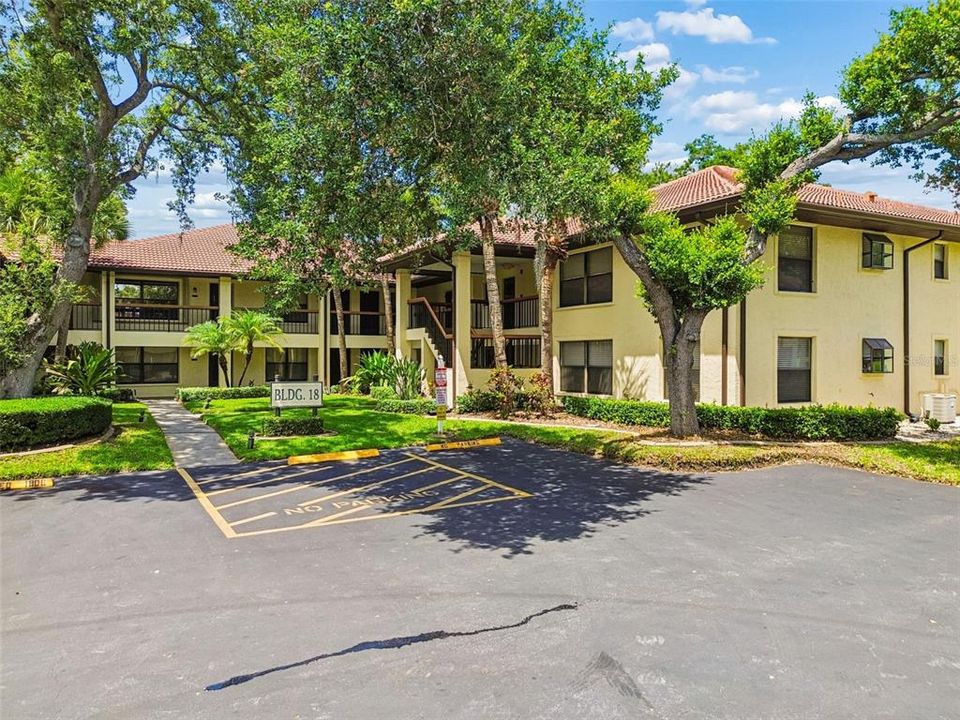 For Sale: $230,000 (2 beds, 2 baths, 1100 Square Feet)