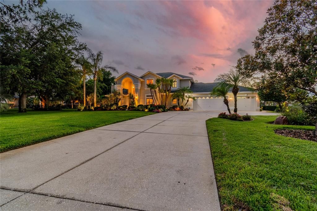 For Sale: $1,999,999 (4 beds, 4 baths, 4457 Square Feet)