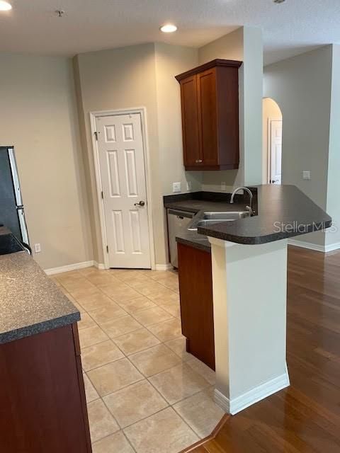 For Rent: $2,100 (3 beds, 3 baths, 1602 Square Feet)