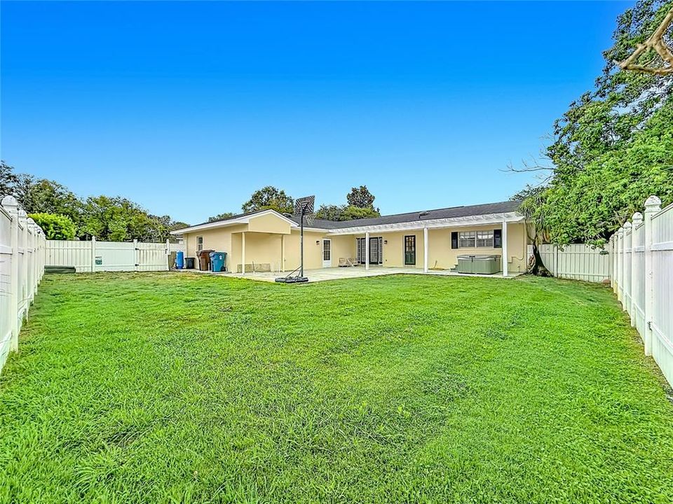 For Sale: $334,900 (3 beds, 2 baths, 2039 Square Feet)