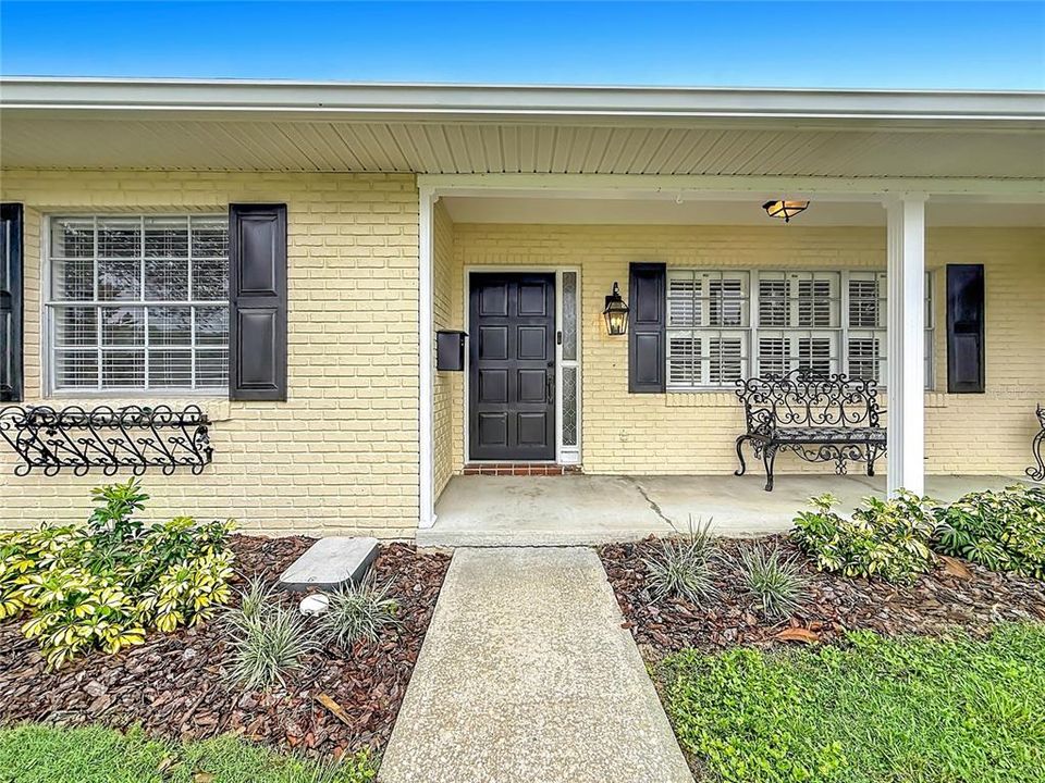 For Sale: $334,900 (3 beds, 2 baths, 2039 Square Feet)
