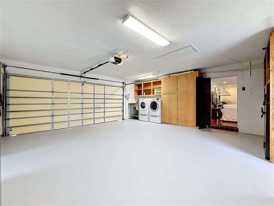 For Sale: $334,900 (3 beds, 2 baths, 2039 Square Feet)