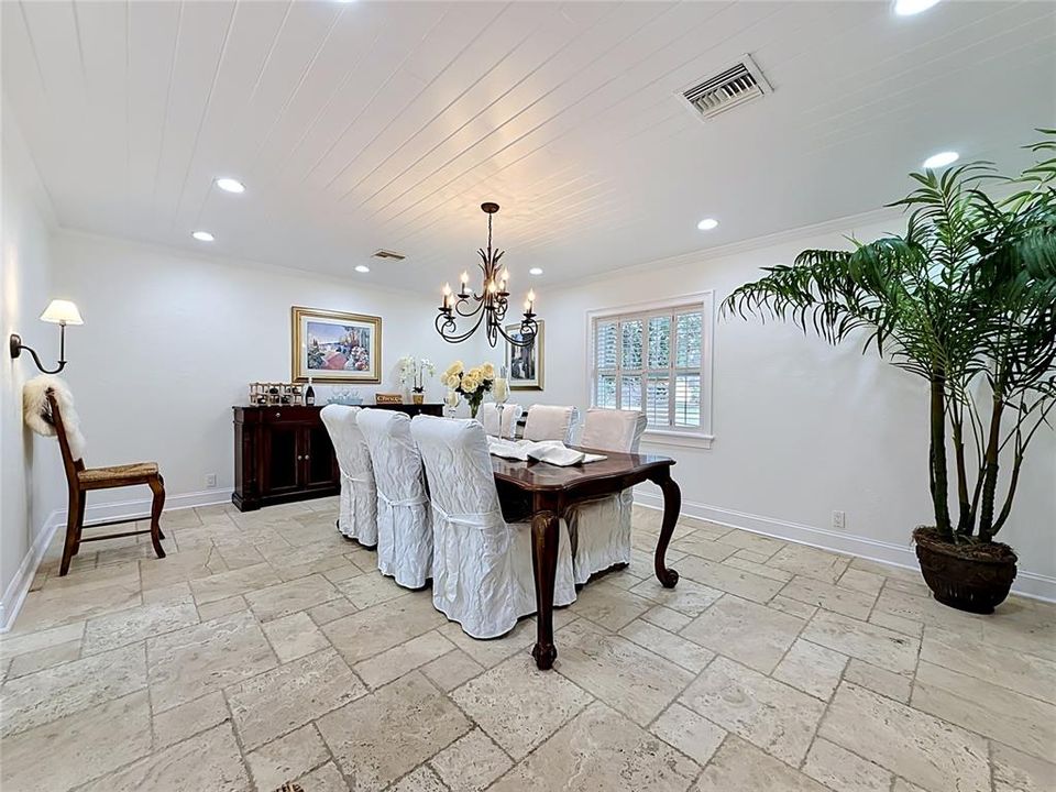 For Sale: $334,900 (3 beds, 2 baths, 2039 Square Feet)