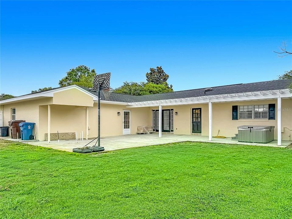 For Sale: $334,900 (3 beds, 2 baths, 2039 Square Feet)