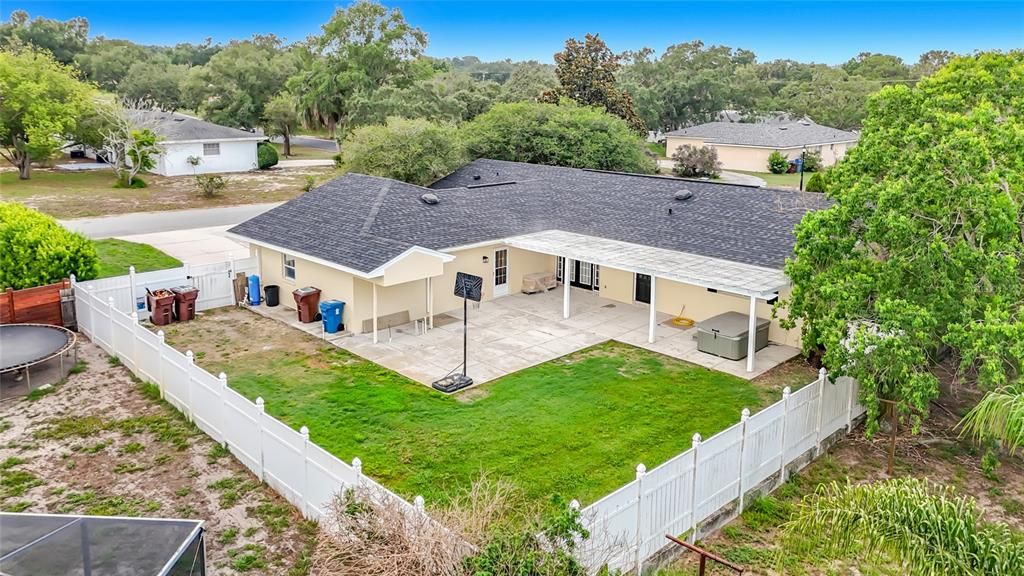 For Sale: $334,900 (3 beds, 2 baths, 2039 Square Feet)