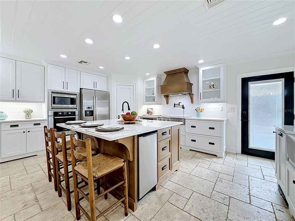 For Sale: $334,900 (3 beds, 2 baths, 2039 Square Feet)