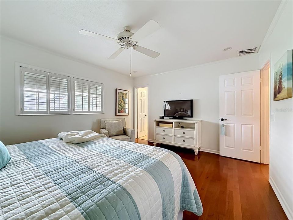 For Sale: $334,900 (3 beds, 2 baths, 2039 Square Feet)