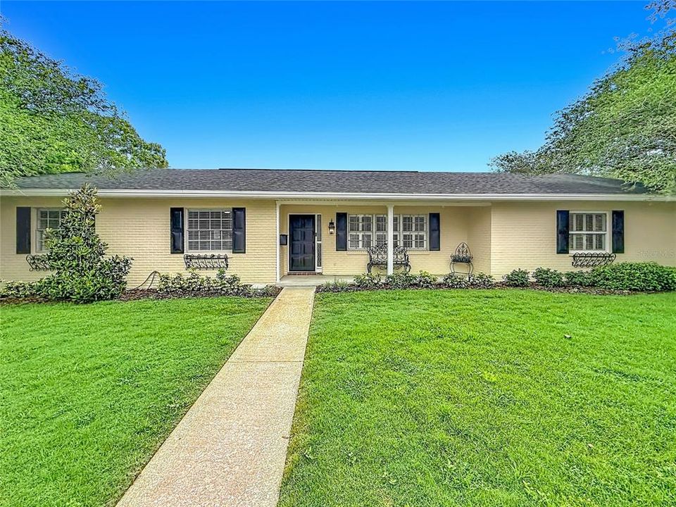 For Sale: $334,900 (3 beds, 2 baths, 2039 Square Feet)