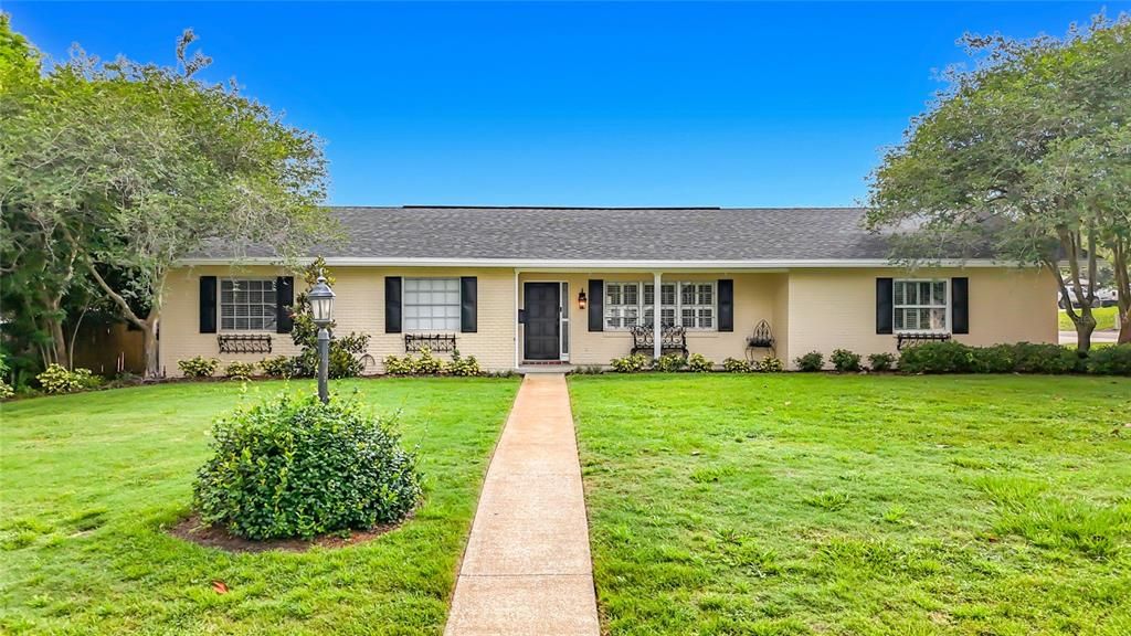 For Sale: $334,900 (3 beds, 2 baths, 2039 Square Feet)