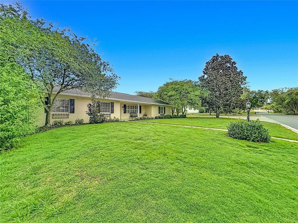 For Sale: $334,900 (3 beds, 2 baths, 2039 Square Feet)