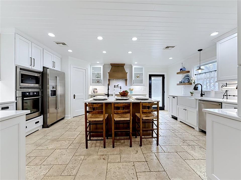 For Sale: $334,900 (3 beds, 2 baths, 2039 Square Feet)