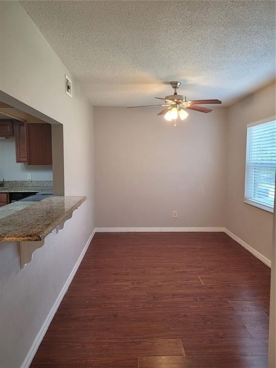 En Venta: $171,990 (2 camas, 2 baños, 905 Pies cuadrados)