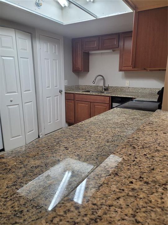 En Venta: $171,990 (2 camas, 2 baños, 905 Pies cuadrados)