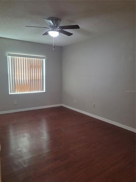 En Venta: $171,990 (2 camas, 2 baños, 905 Pies cuadrados)