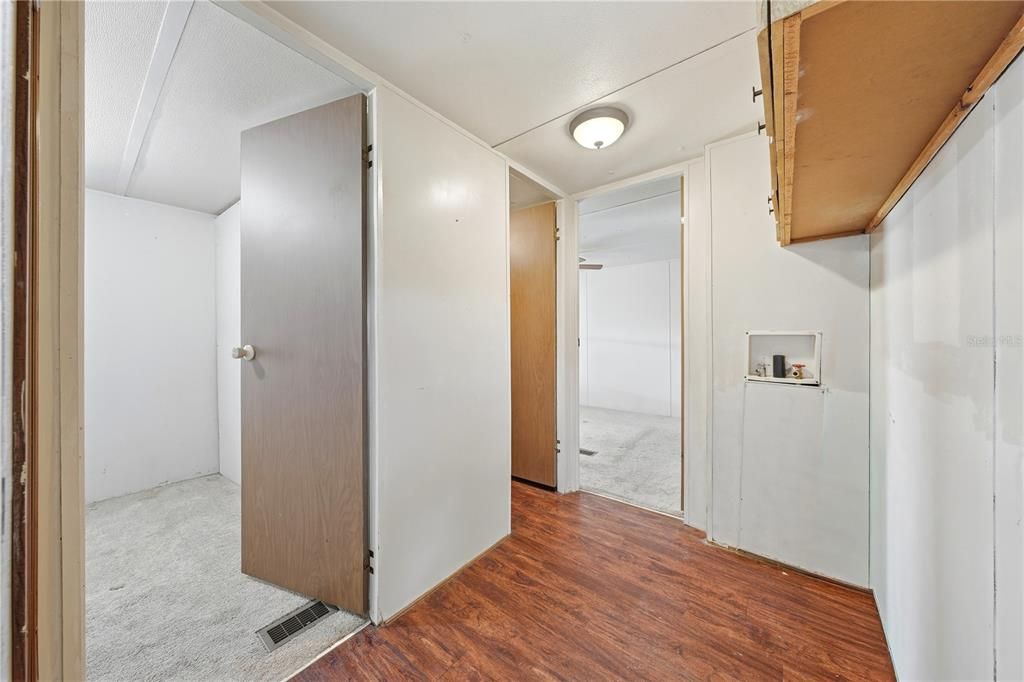 For Sale: $210,000 (2 beds, 1 baths, 644 Square Feet)
