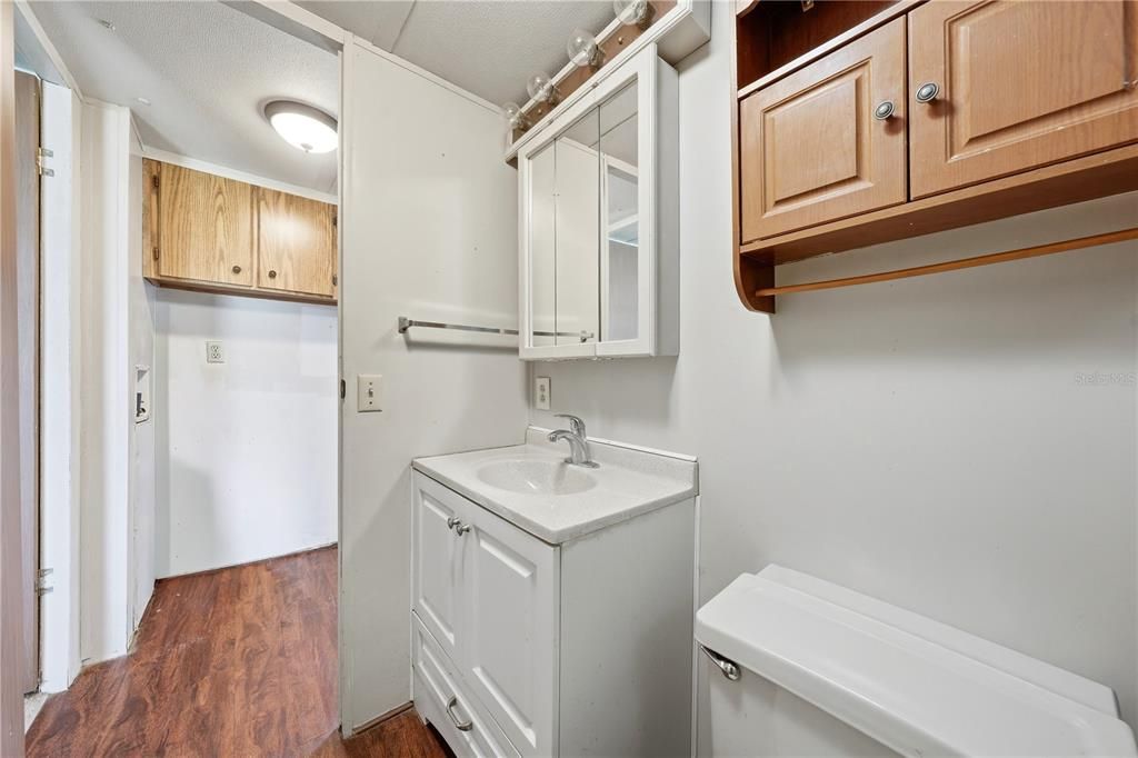 For Sale: $210,000 (2 beds, 1 baths, 644 Square Feet)