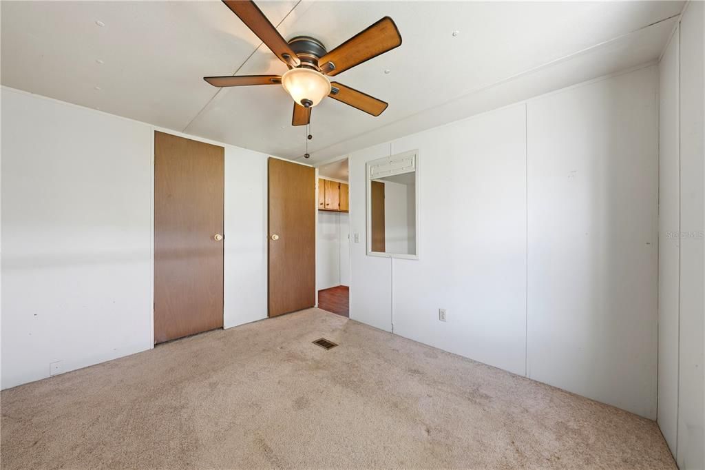 For Sale: $210,000 (2 beds, 1 baths, 644 Square Feet)