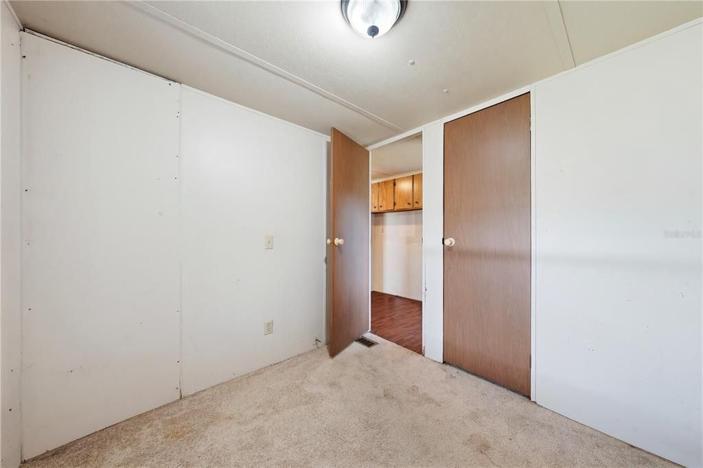 For Sale: $210,000 (2 beds, 1 baths, 644 Square Feet)