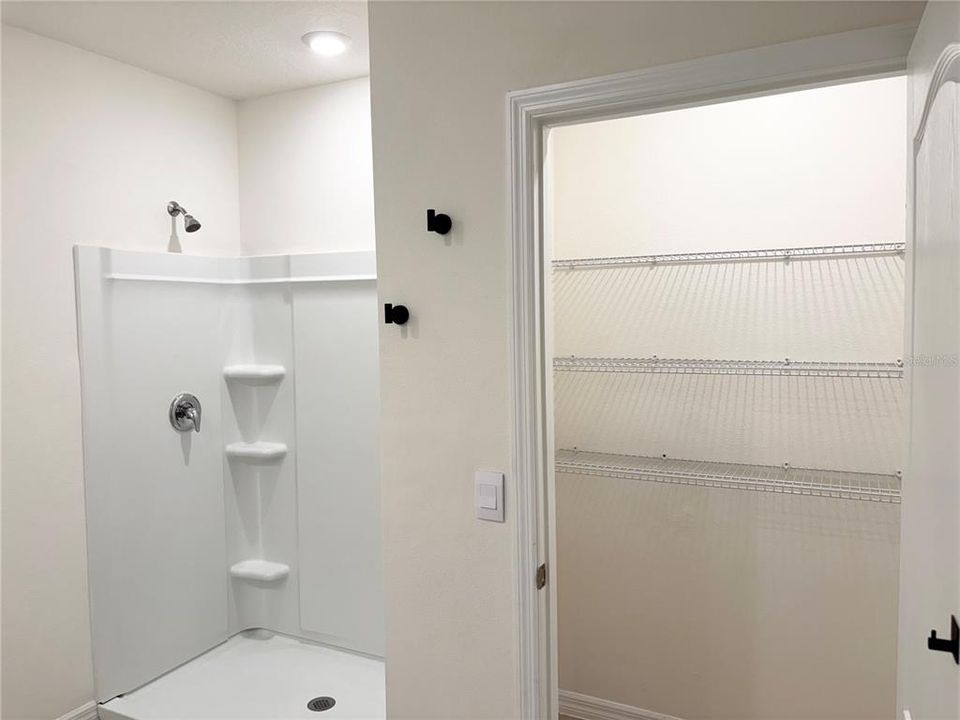 For Rent: $2,300 (3 beds, 2 baths, 1651 Square Feet)