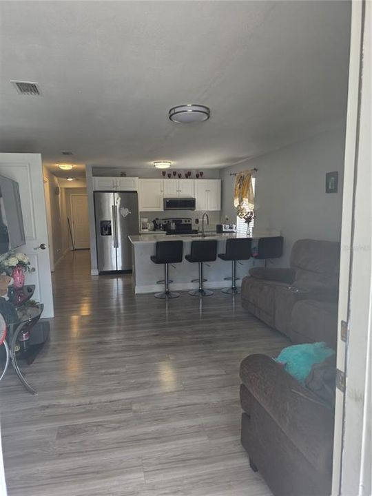 En Venta: $378,900 (4 camas, 2 baños, 1050 Pies cuadrados)
