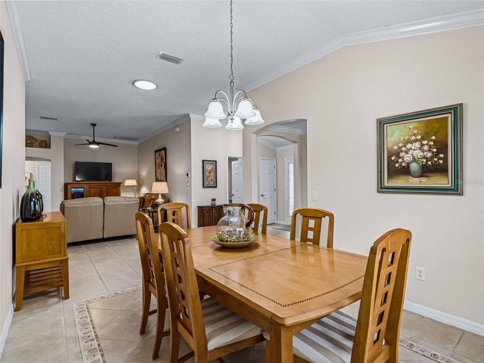En Venta: $549,000 (3 camas, 2 baños, 2022 Pies cuadrados)