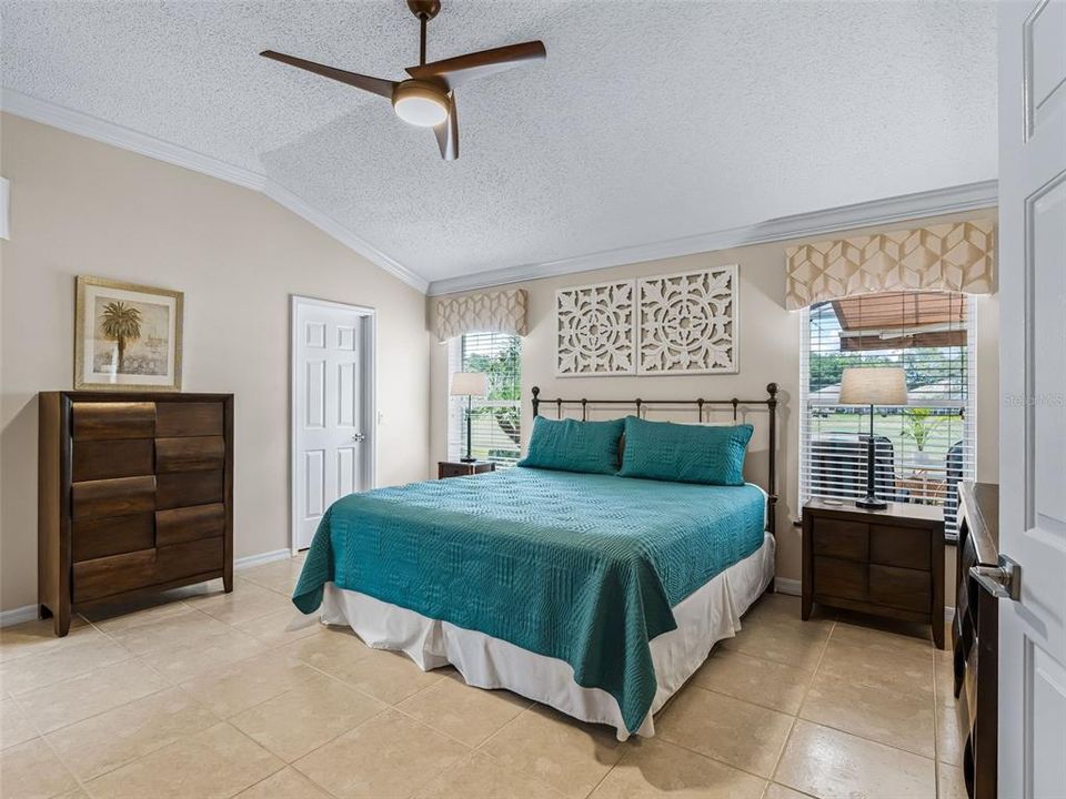 En Venta: $549,000 (3 camas, 2 baños, 2022 Pies cuadrados)
