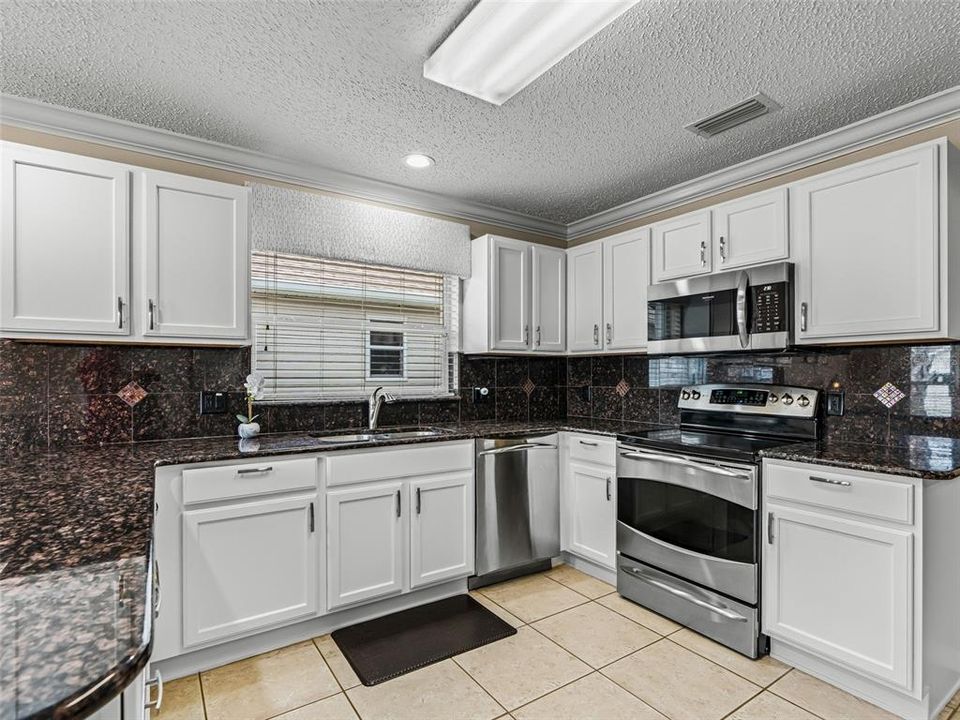 En Venta: $549,000 (3 camas, 2 baños, 2022 Pies cuadrados)