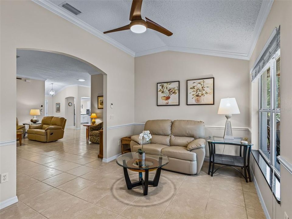 En Venta: $549,000 (3 camas, 2 baños, 2022 Pies cuadrados)