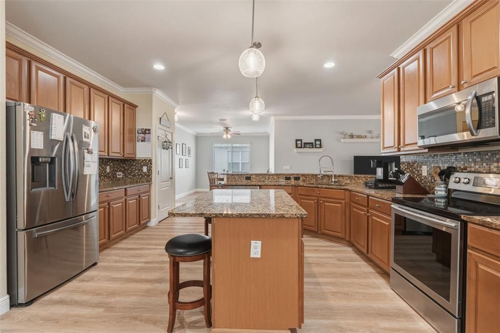 Active With Contract: $555,000 (4 beds, 3 baths, 2260 Square Feet)