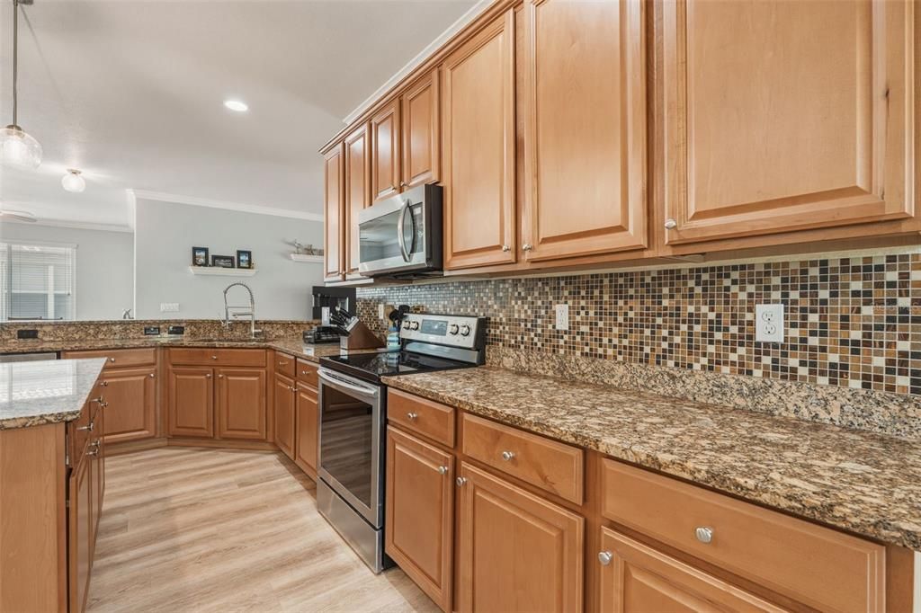Active With Contract: $555,000 (4 beds, 3 baths, 2260 Square Feet)