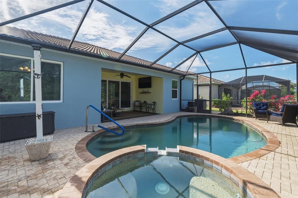 Active With Contract: $555,000 (4 beds, 3 baths, 2260 Square Feet)