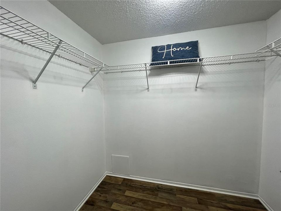 В аренду: $1,800 (2 спален, 2 ванн, 1054 Квадратных фут)