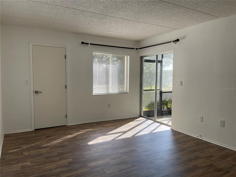 В аренду: $1,800 (2 спален, 2 ванн, 1054 Квадратных фут)