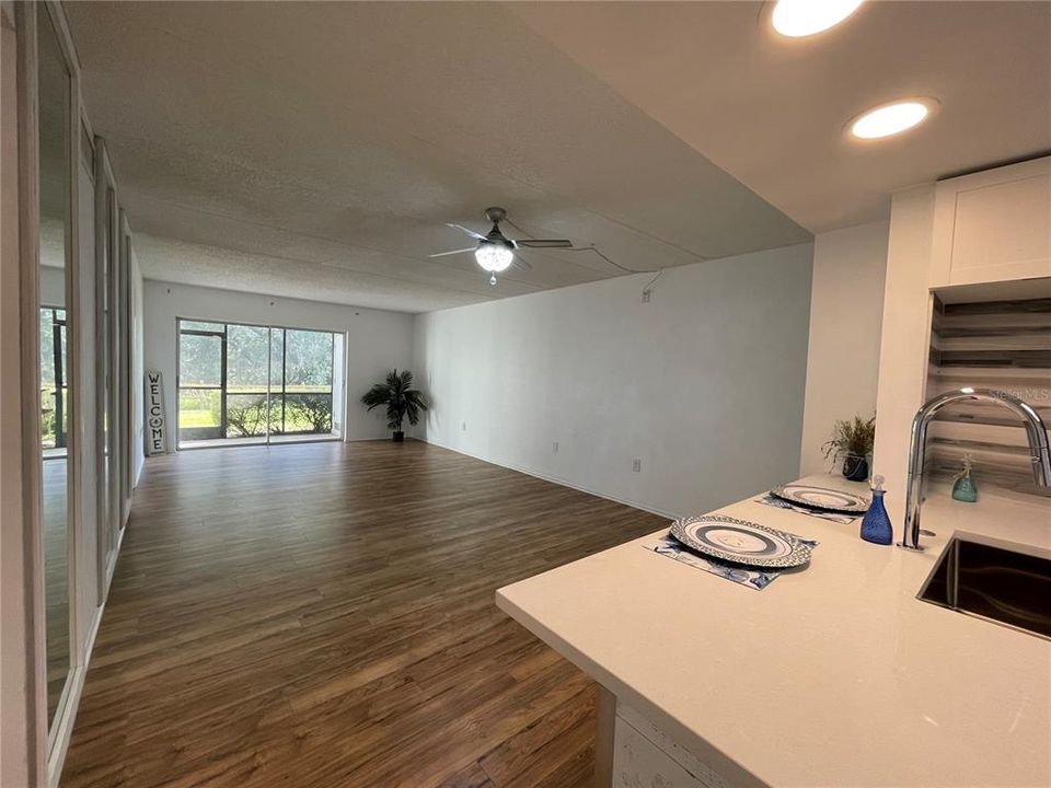 В аренду: $1,800 (2 спален, 2 ванн, 1054 Квадратных фут)