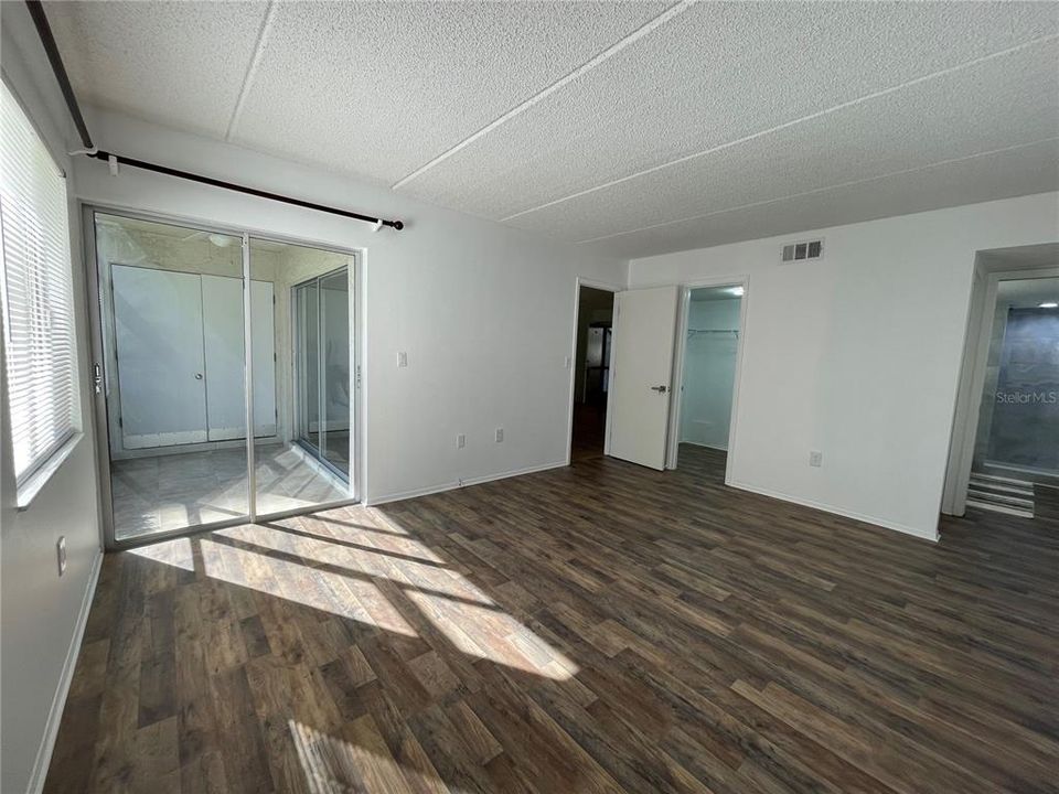 В аренду: $1,800 (2 спален, 2 ванн, 1054 Квадратных фут)
