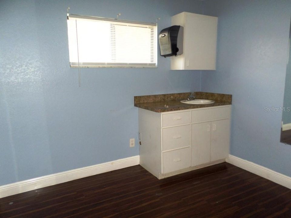 En Venta: $499,000 (0 camas, 0 baños, 2400 Pies cuadrados)