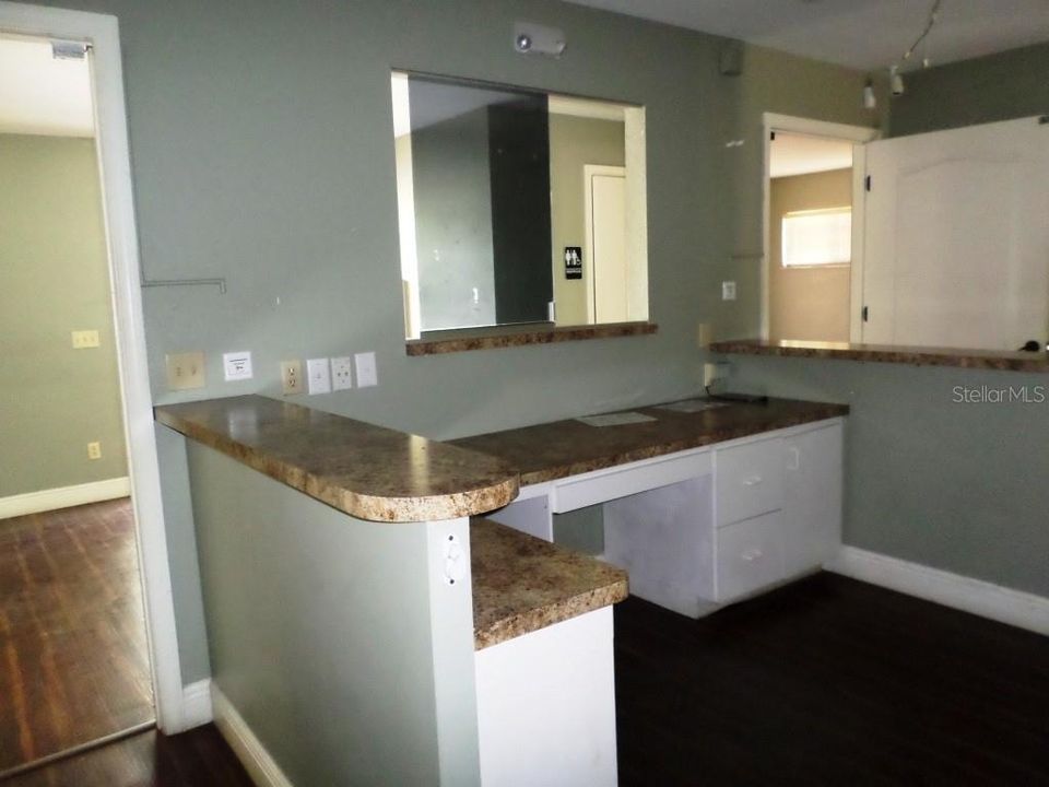 En Venta: $499,000 (0 camas, 0 baños, 2400 Pies cuadrados)