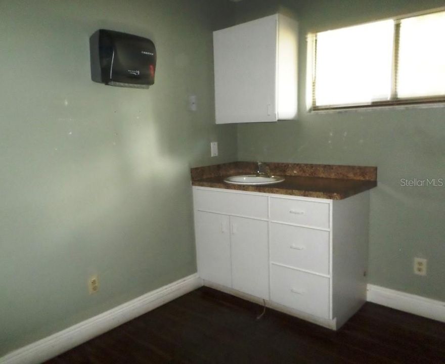 En Venta: $499,000 (0 camas, 0 baños, 2400 Pies cuadrados)