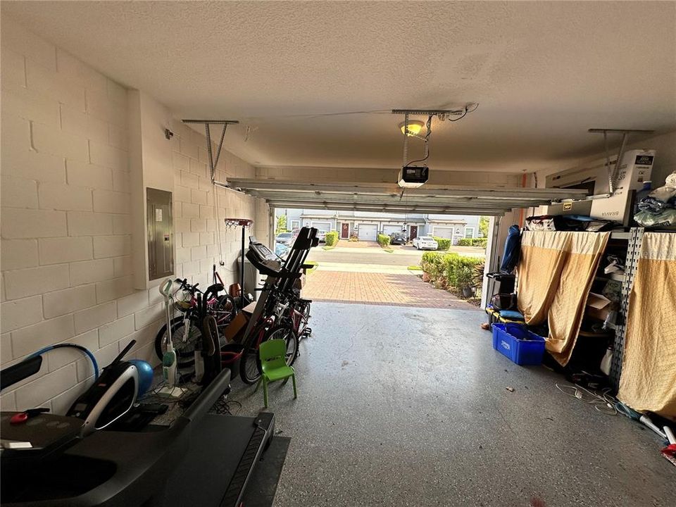 For Rent: $2,350 (3 beds, 3 baths, 1724 Square Feet)