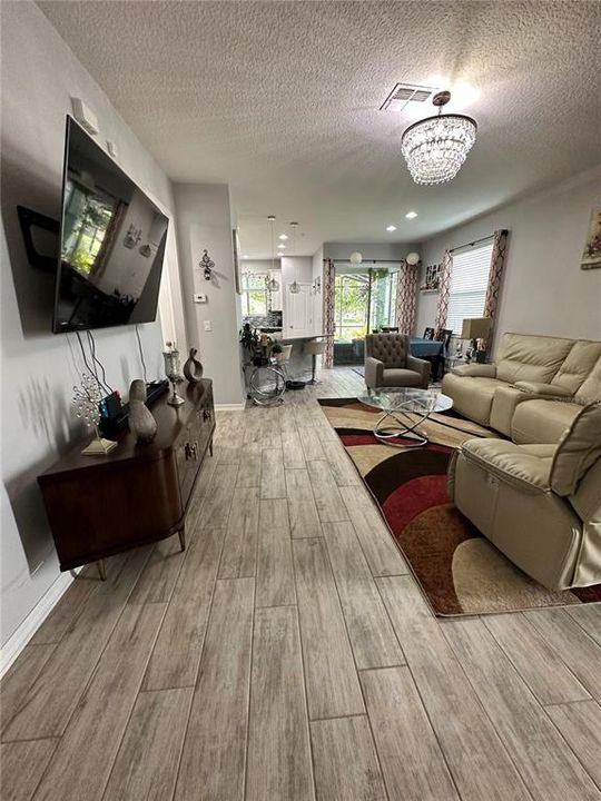 For Rent: $2,350 (3 beds, 3 baths, 1724 Square Feet)