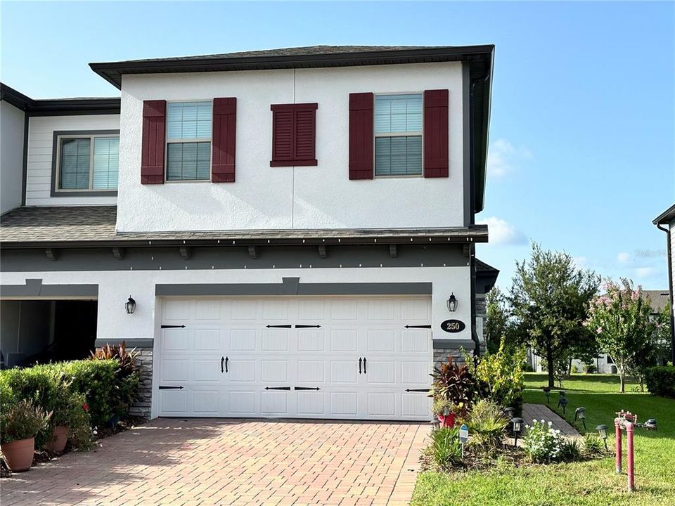 For Rent: $2,350 (3 beds, 3 baths, 1724 Square Feet)