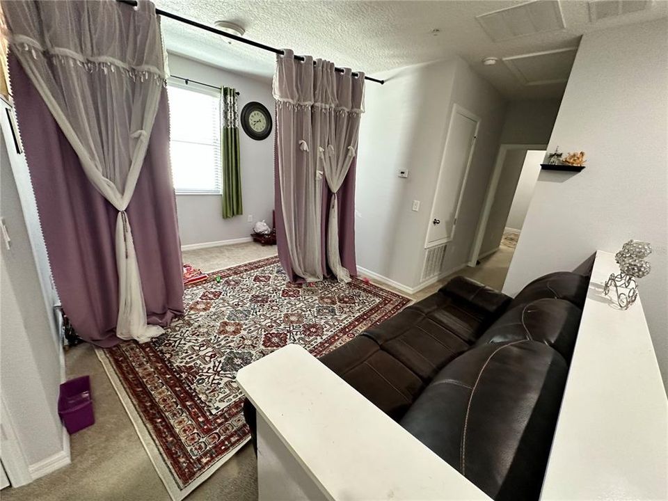 For Rent: $2,350 (3 beds, 3 baths, 1724 Square Feet)