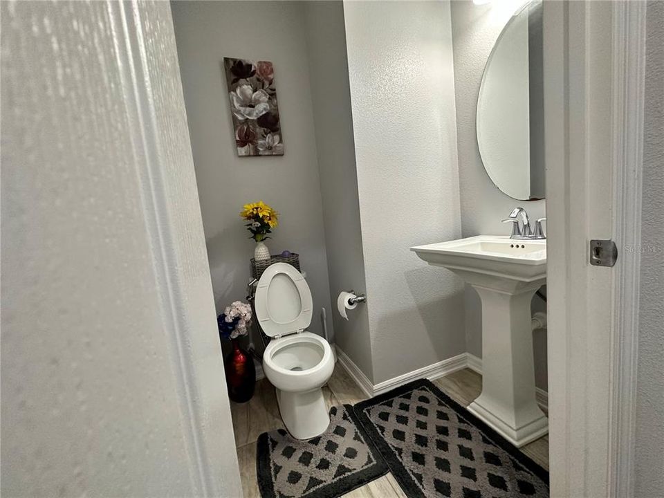 For Rent: $2,350 (3 beds, 3 baths, 1724 Square Feet)