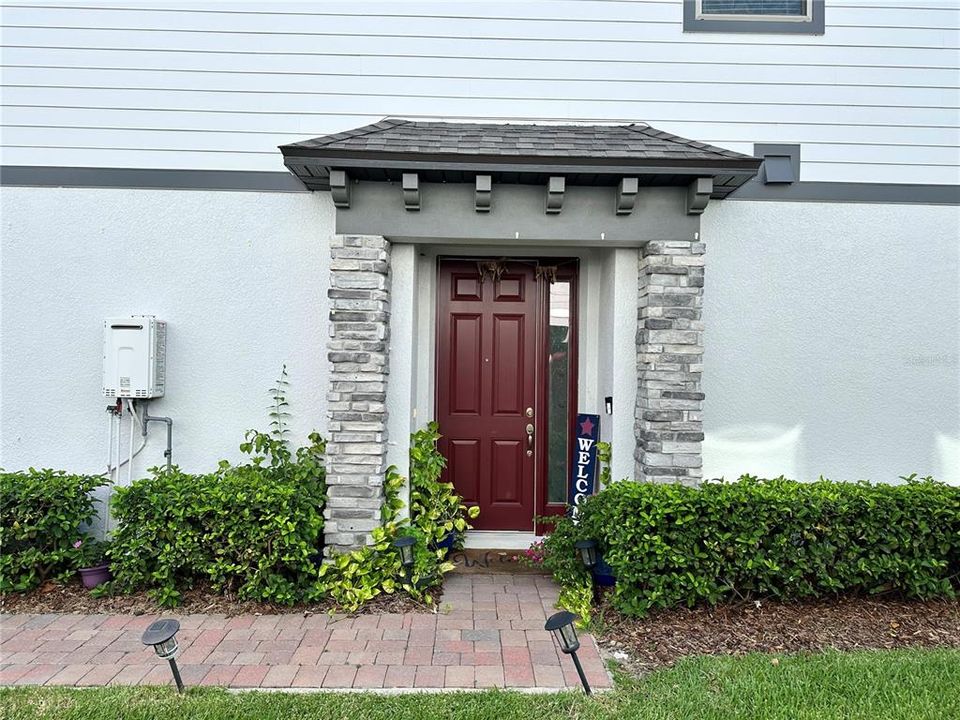 For Rent: $2,350 (3 beds, 3 baths, 1724 Square Feet)